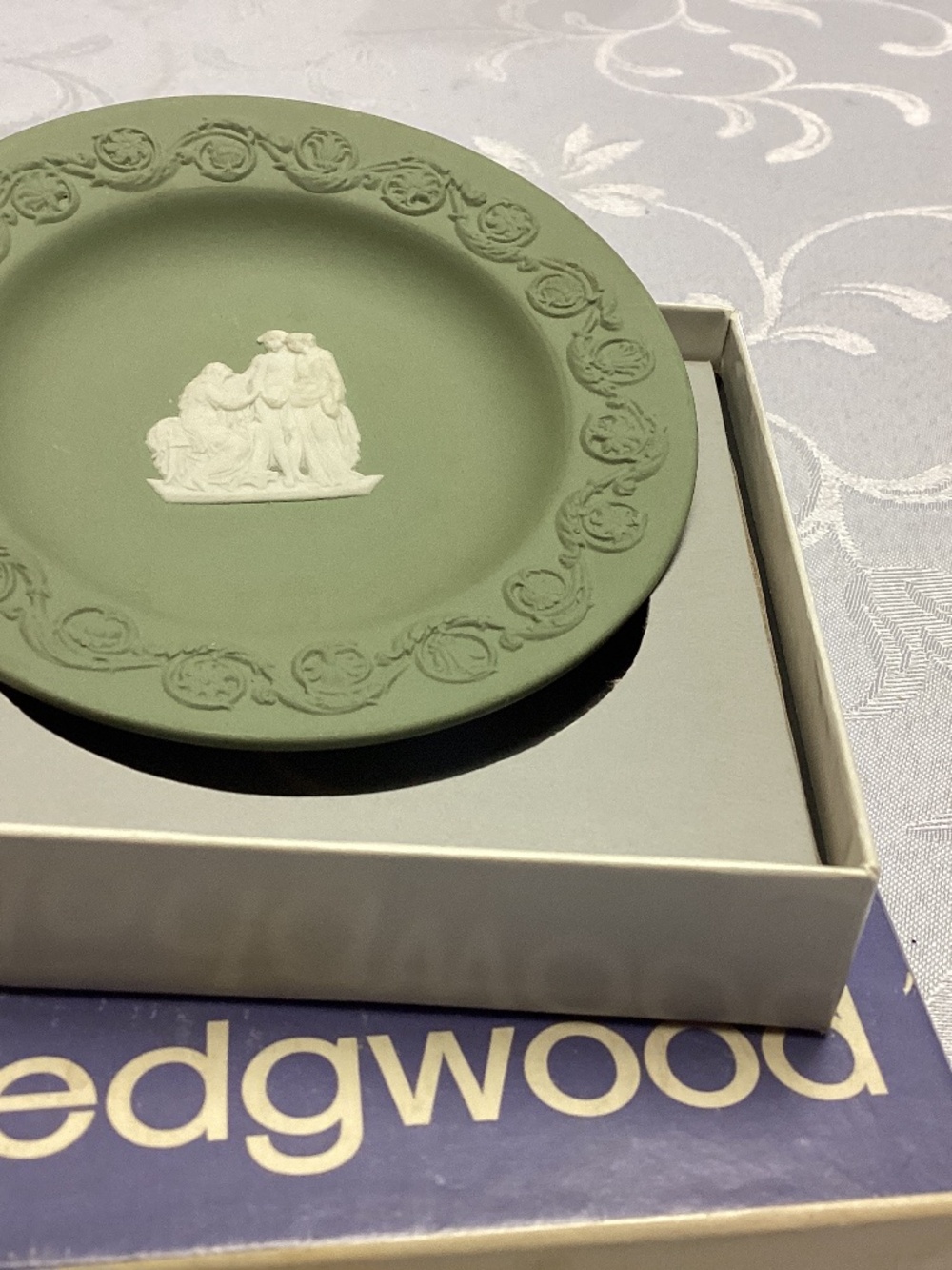 GREEN. Vintage Wedgewood Trinket Dish in the original box